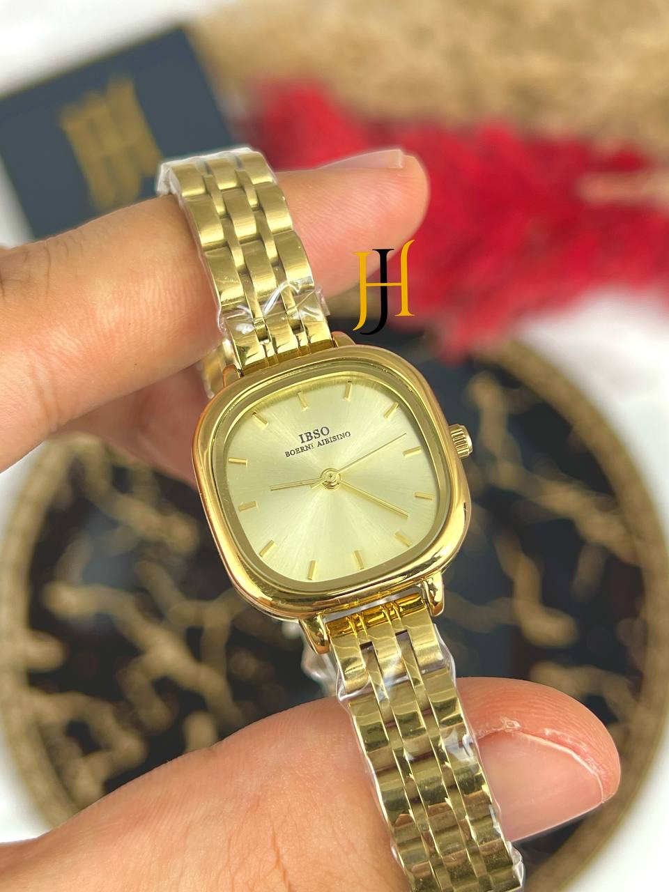 ساعه ابسو مينا دهبي